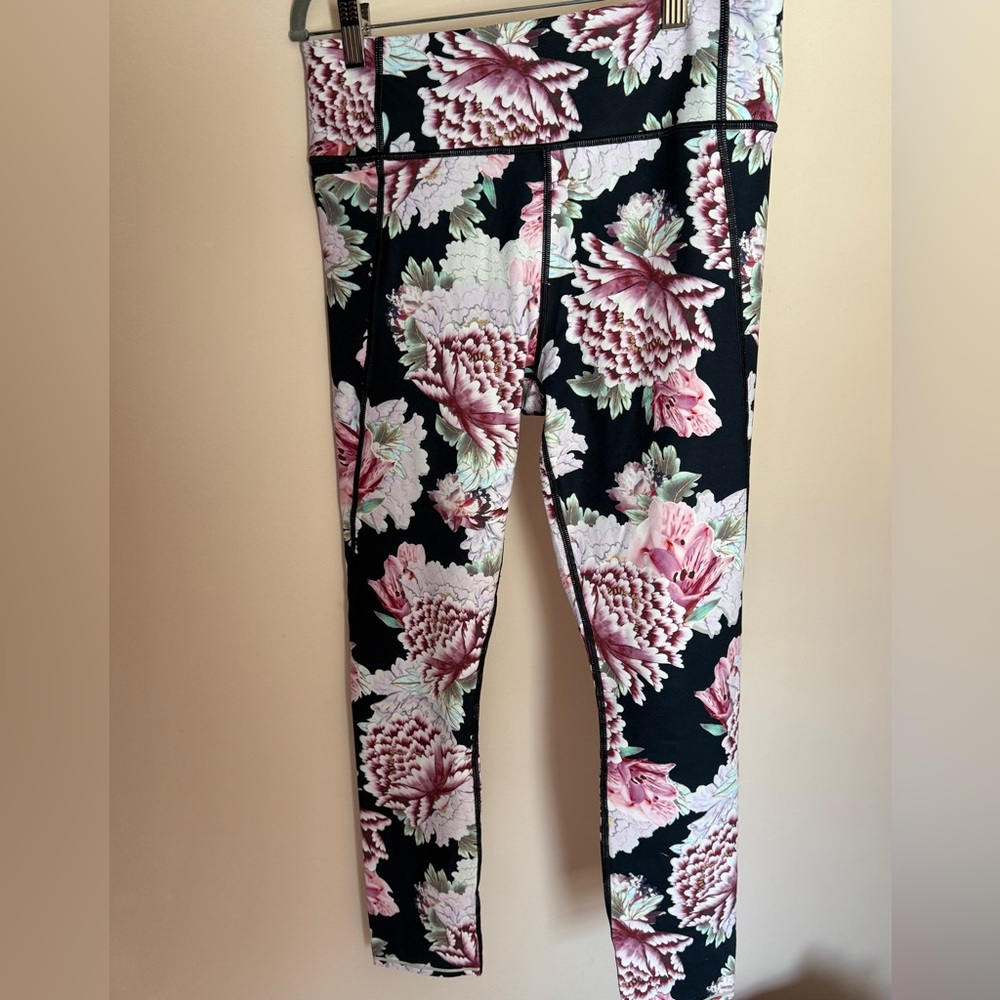 Athleta Floral Print Leggings size Medium